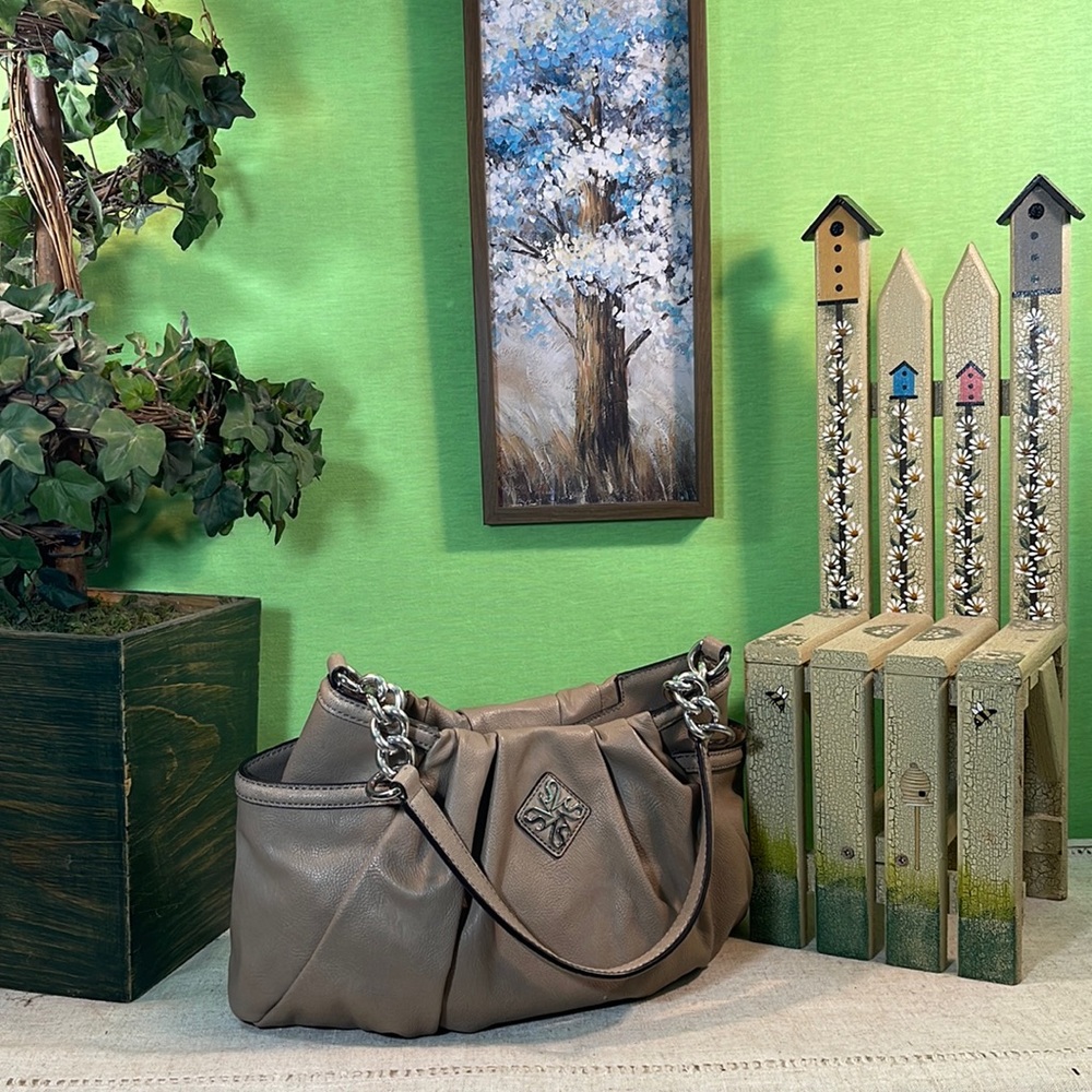 🏮SIMPLY VERA Vera Wang Handbag🏮